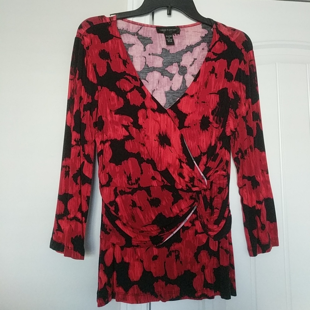 Cable & Gauge Red and Black Floral Top Size M